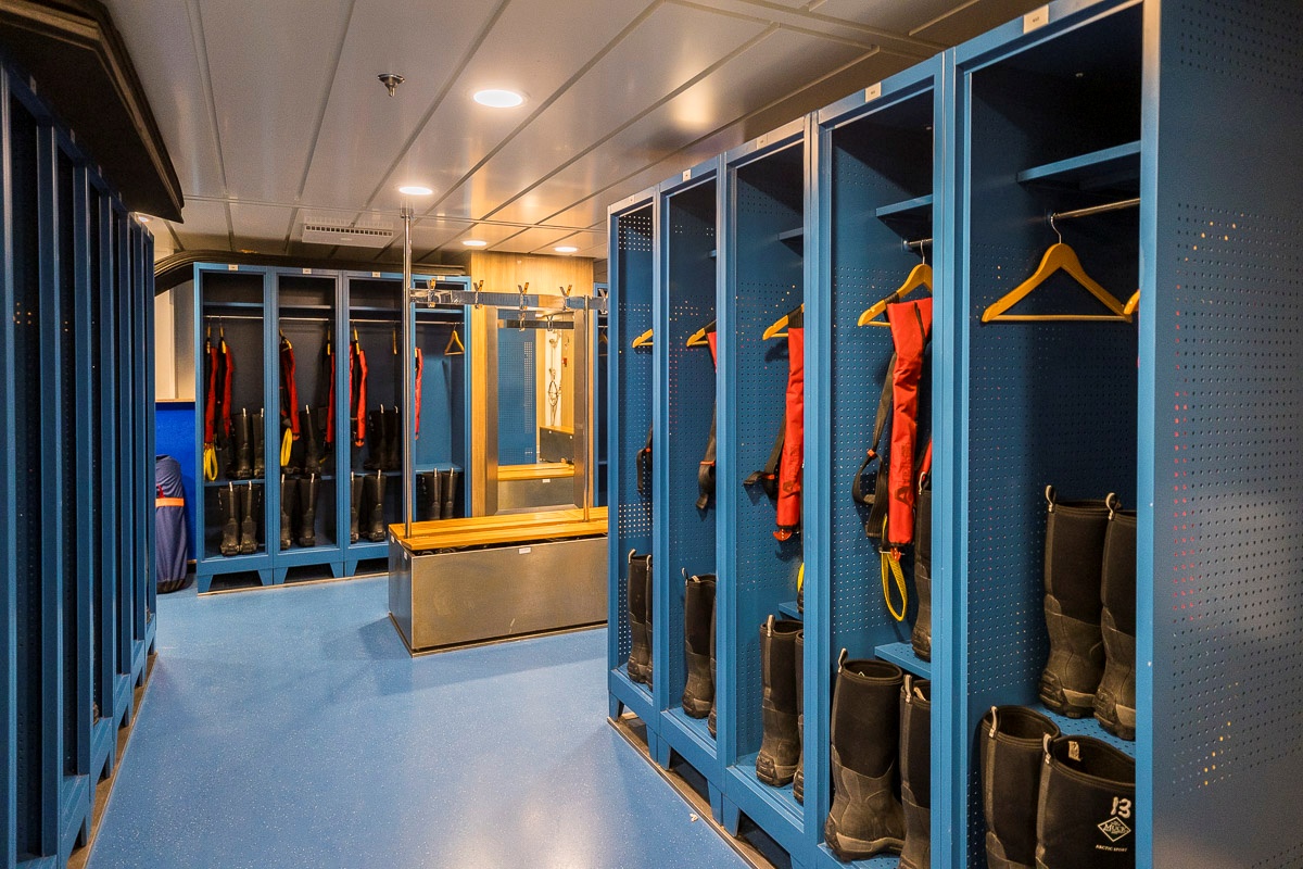 Mudroom an Bord der Sylvia Earle Mudroom an Bord der Sylvia Earle